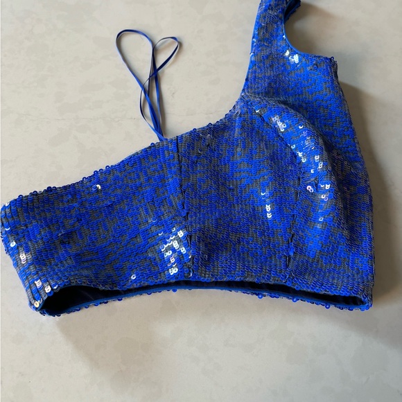 Blue halter top, size small - Picture 3 of 3